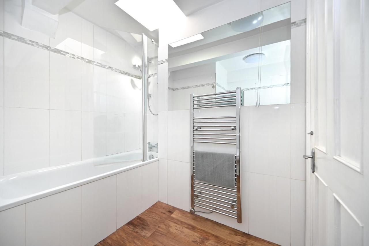 לונדון Soho, Piccadilly & Chinatown - Two Bedroom & Two Double Beds Apartment מראה חיצוני תמונה