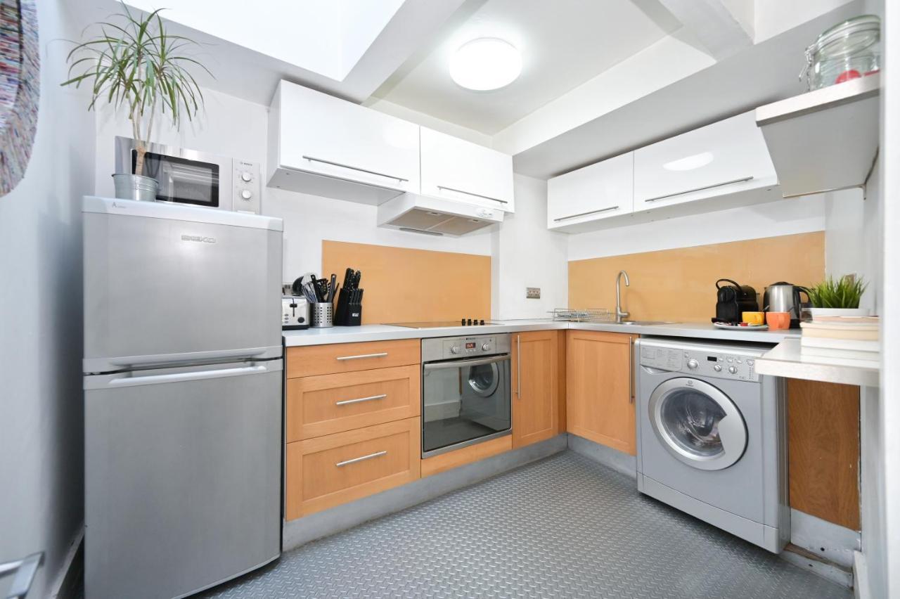 לונדון Soho, Piccadilly & Chinatown - Two Bedroom & Two Double Beds Apartment מראה חיצוני תמונה