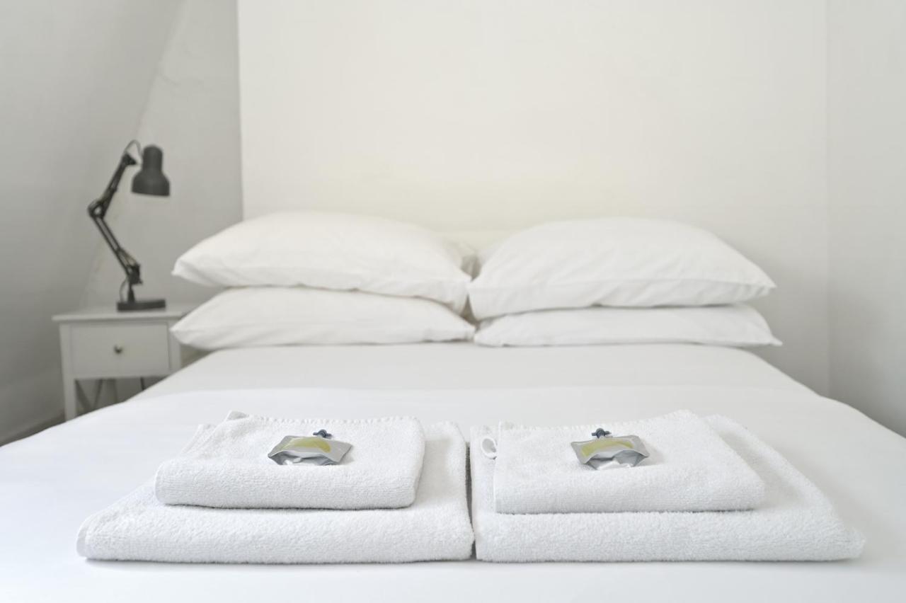 לונדון Soho, Piccadilly & Chinatown - Two Bedroom & Two Double Beds Apartment מראה חיצוני תמונה