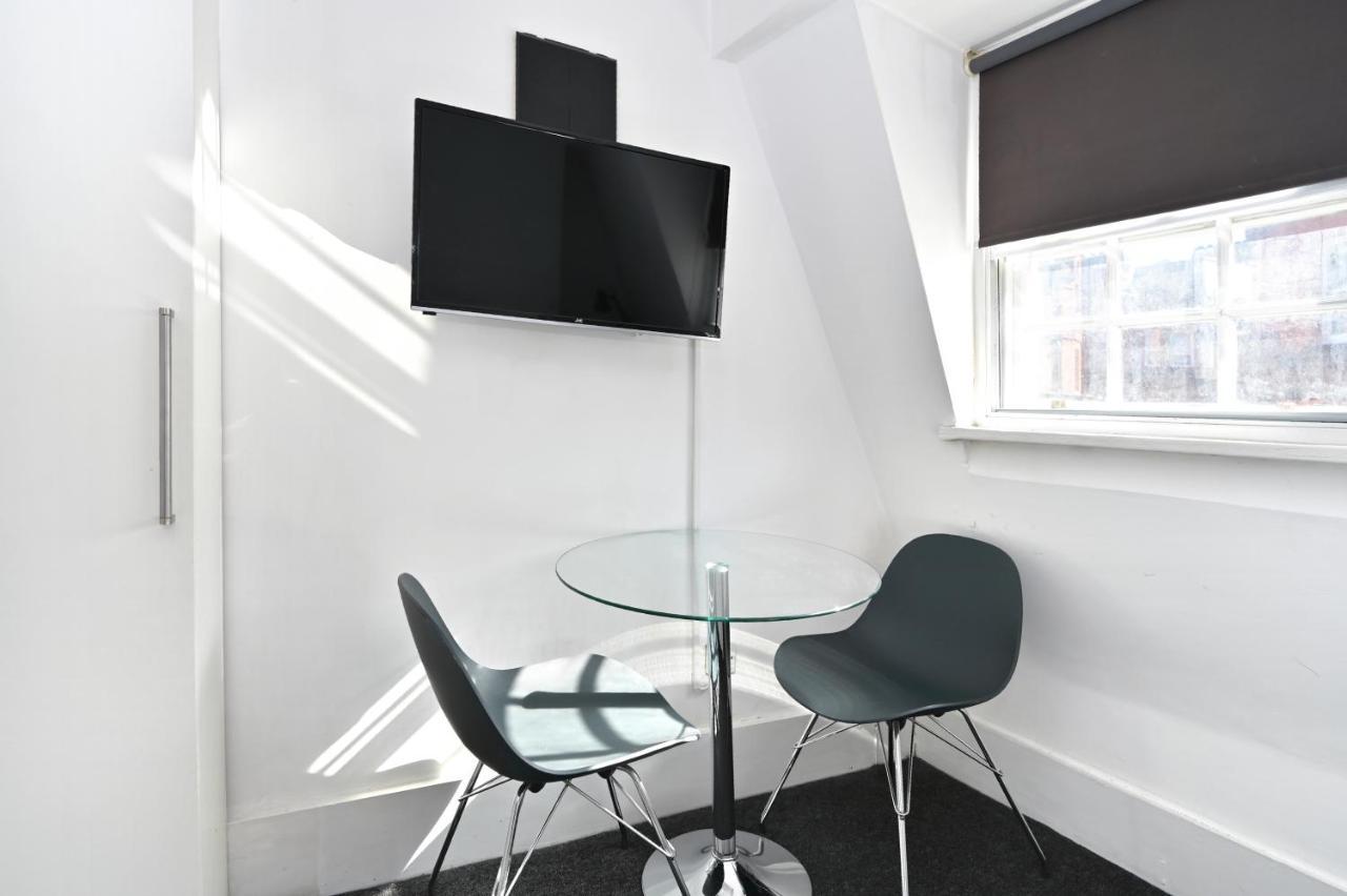 לונדון Soho, Piccadilly & Chinatown - Two Bedroom & Two Double Beds Apartment מראה חיצוני תמונה