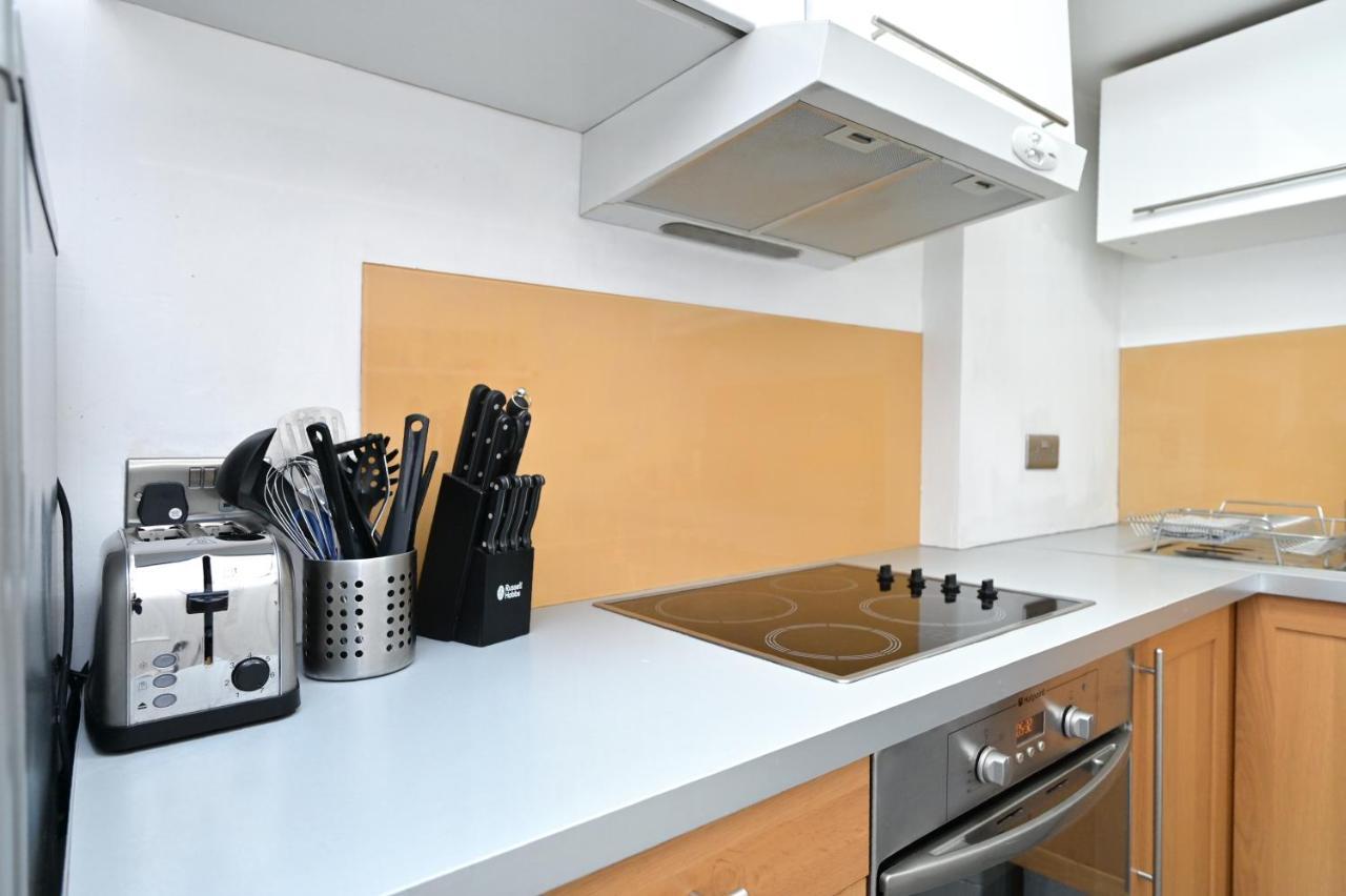 לונדון Soho, Piccadilly & Chinatown - Two Bedroom & Two Double Beds Apartment מראה חיצוני תמונה